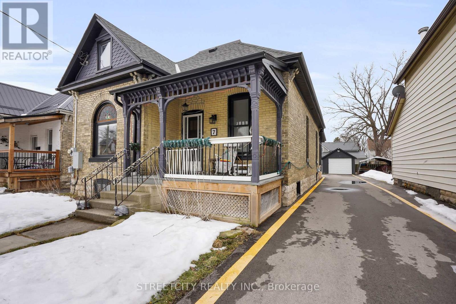 7 Myrtle Street, St. Thomas, Ontario  N5R 2E6 - Photo 4 - X12861748