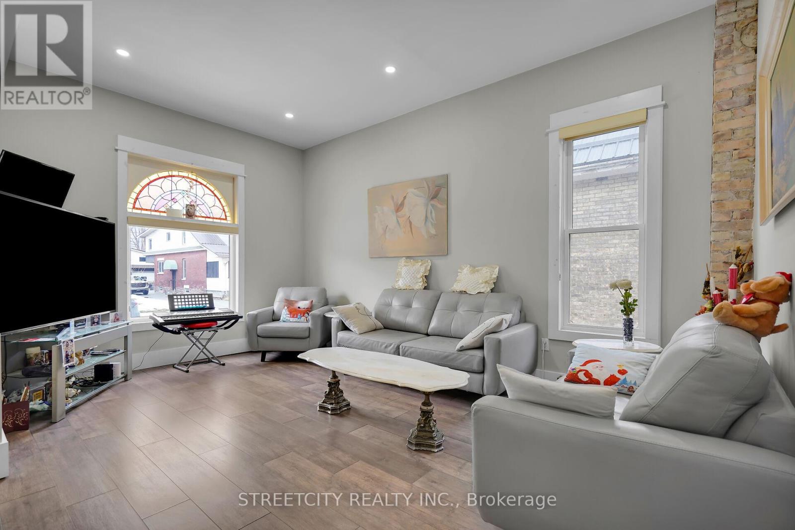 7 Myrtle Street, St. Thomas, Ontario  N5R 2E6 - Photo 9 - X12861748