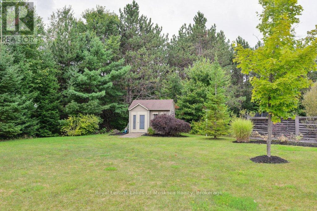 12 Pheasant Run, Bracebridge, Ontario  P1L 0A9 - Photo 27 - X12388152