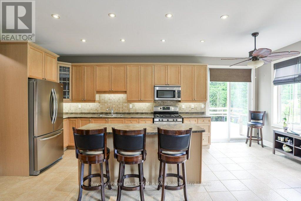 12 Pheasant Run, Bracebridge, Ontario  P1L 0A9 - Photo 5 - X12388152