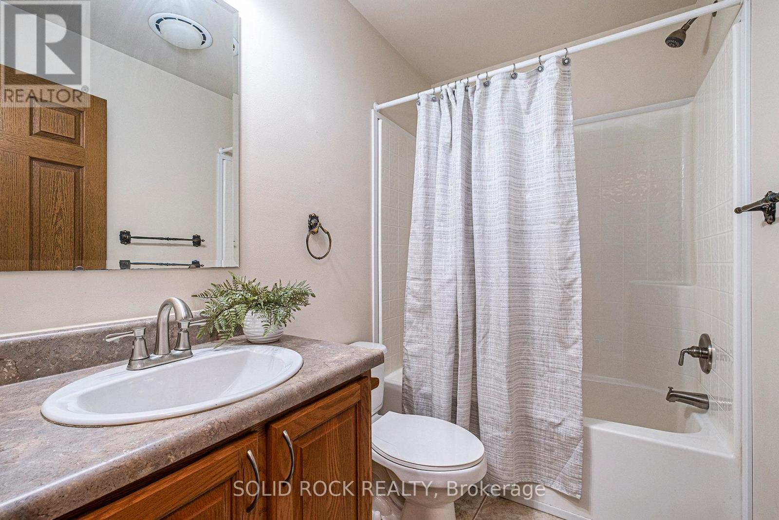 65 Vanier Road, Ottawa, Ontario  K2H 7P6 - Photo 15 - X12861462