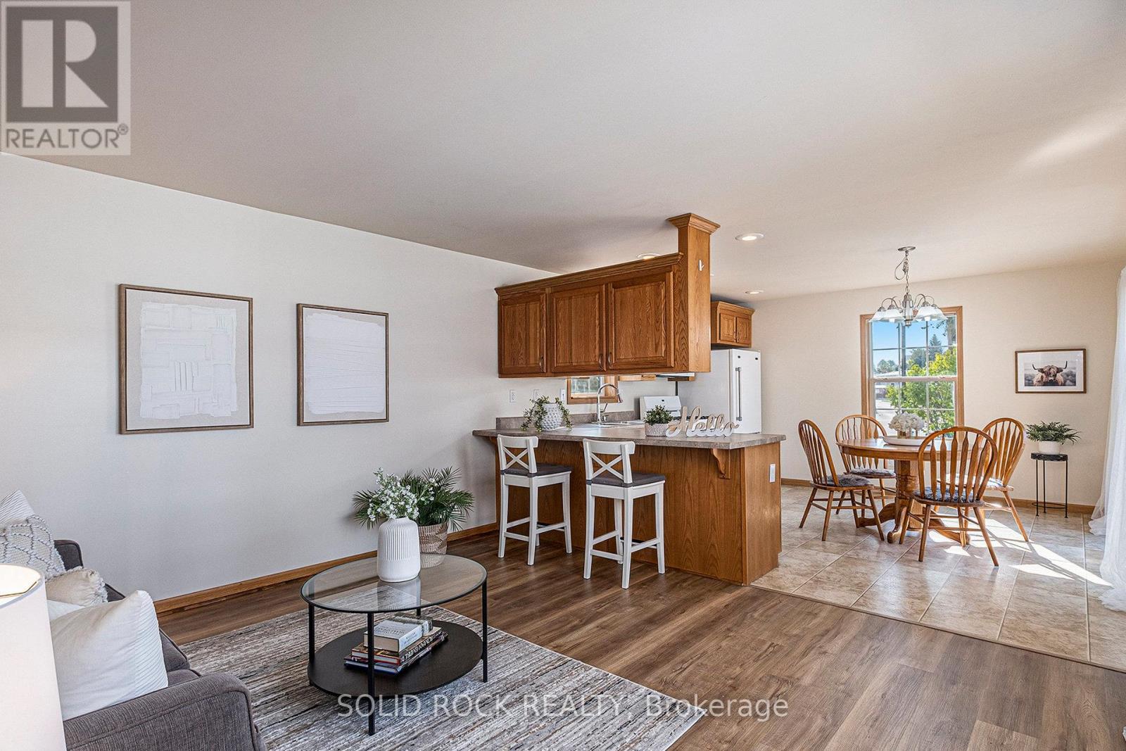 65 Vanier Road, Ottawa, Ontario  K2H 7P6 - Photo 7 - X12861462