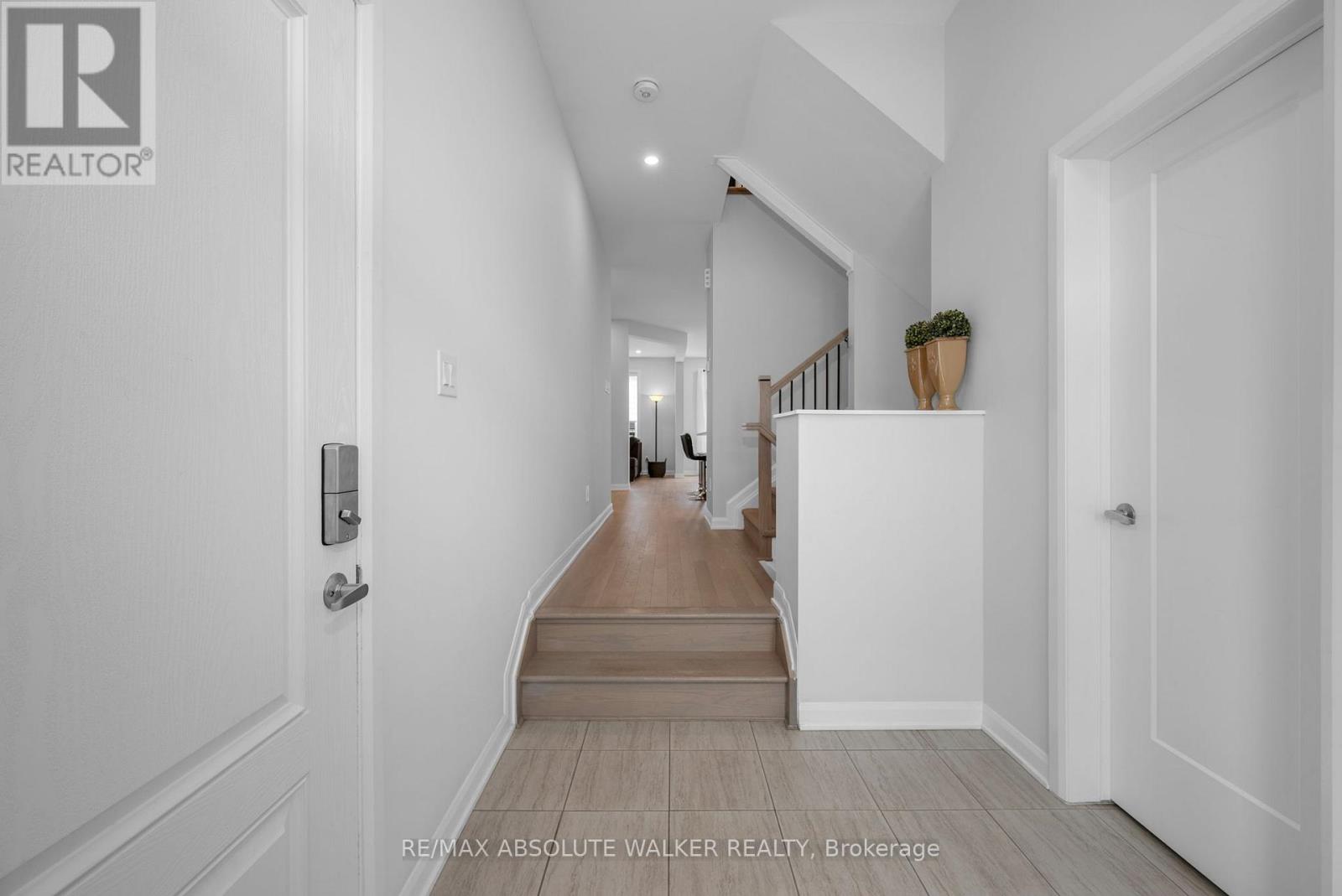 21 Fossa Terrace N, Ottawa, Ontario  K2J 6W4 - Photo 2 - X12861550