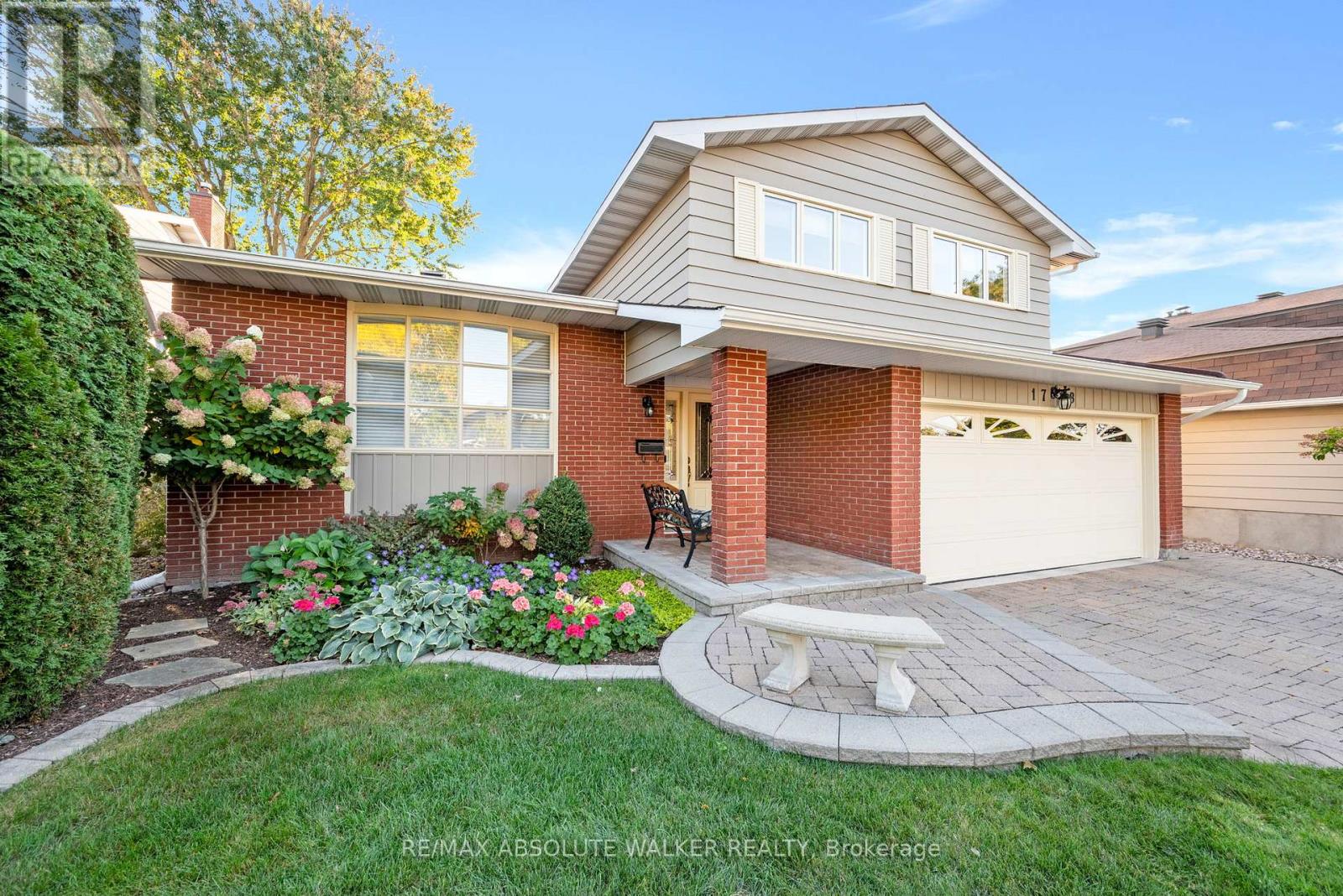 1768 Calumet Lane, Ottawa, Ontario  K1C 1V9 - Photo 2 - X12861564