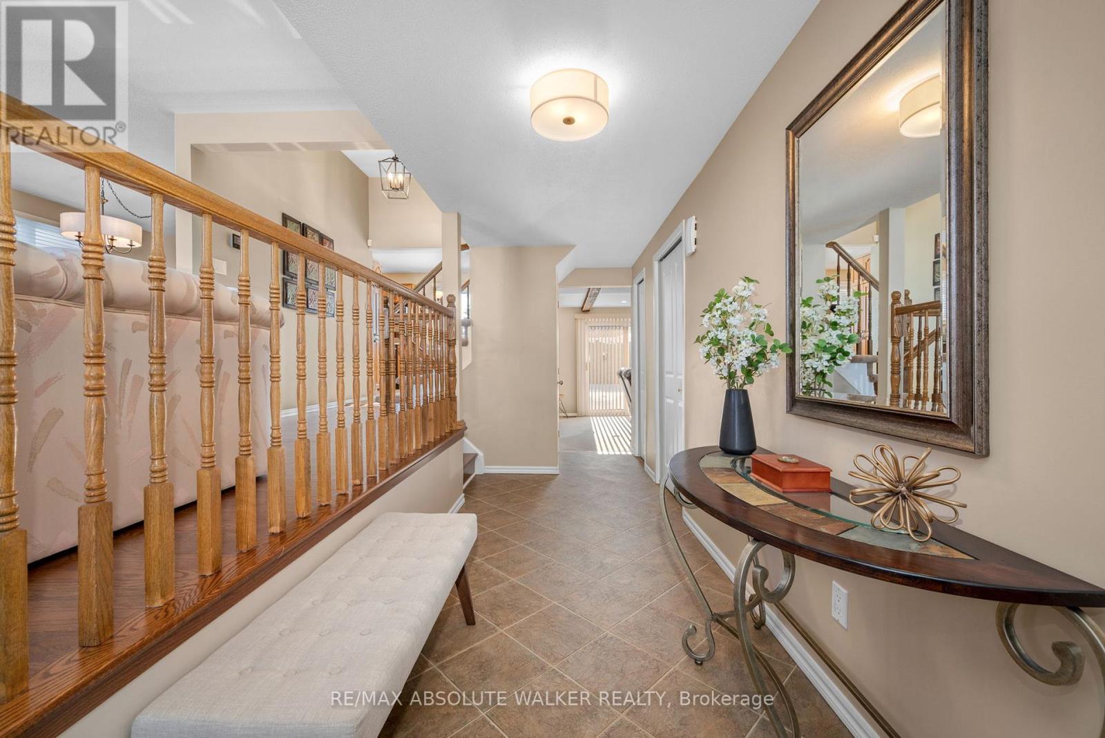 1768 Calumet Lane, Ottawa, Ontario  K1C 1V9 - Photo 3 - X12861564