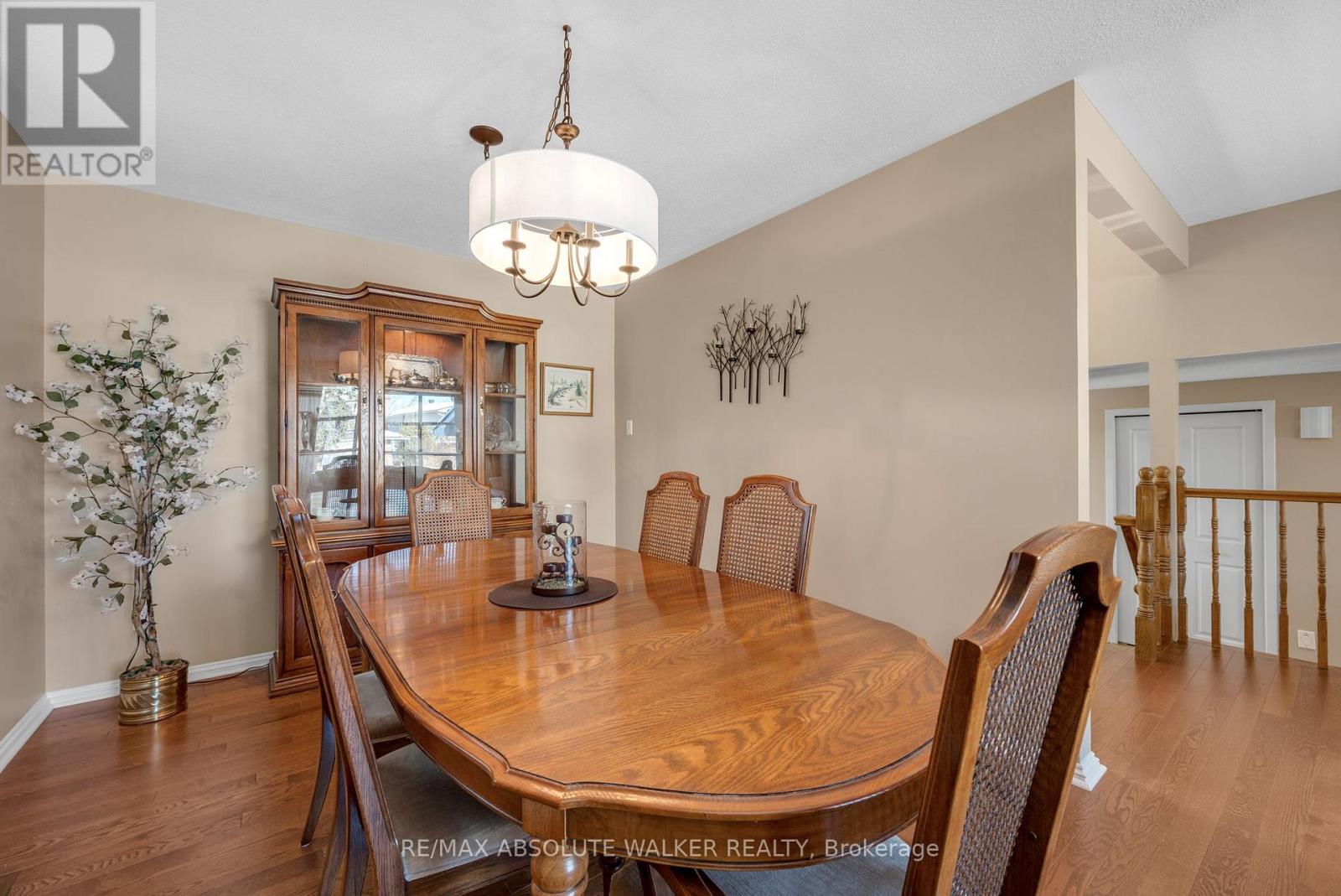 1768 Calumet Lane, Ottawa, Ontario  K1C 1V9 - Photo 8 - X12861564