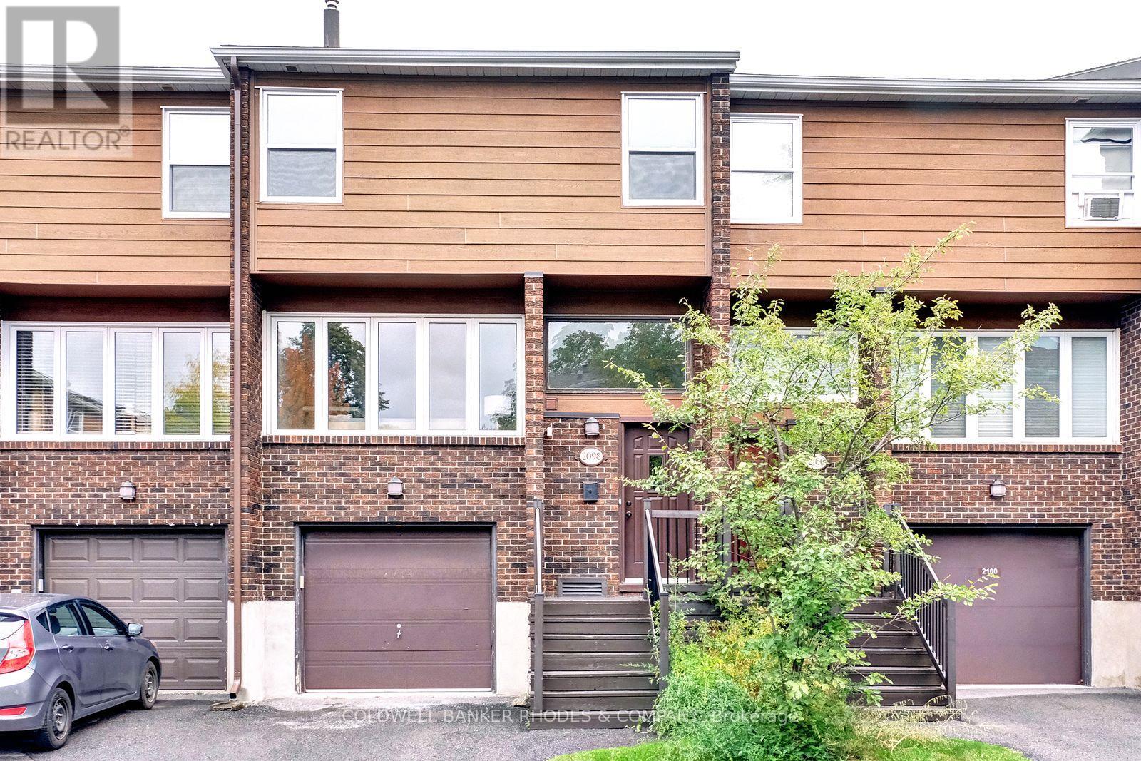 Property Listing: 2098 Eric Crescent, Ottawa, Ontario