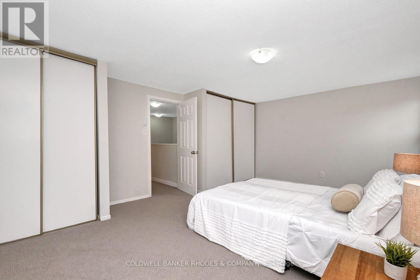 2098 Eric Crescent, Ottawa, Ontario  K1B 4P4 - Photo 18 - X12861594