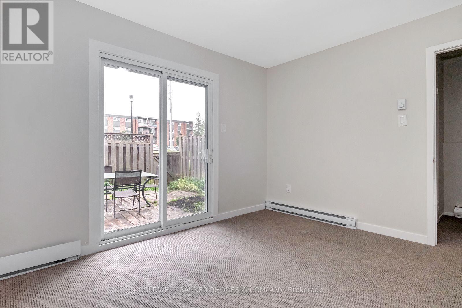 2098 Eric Crescent, Ottawa, Ontario  K1B 4P4 - Photo 21 - X12861594