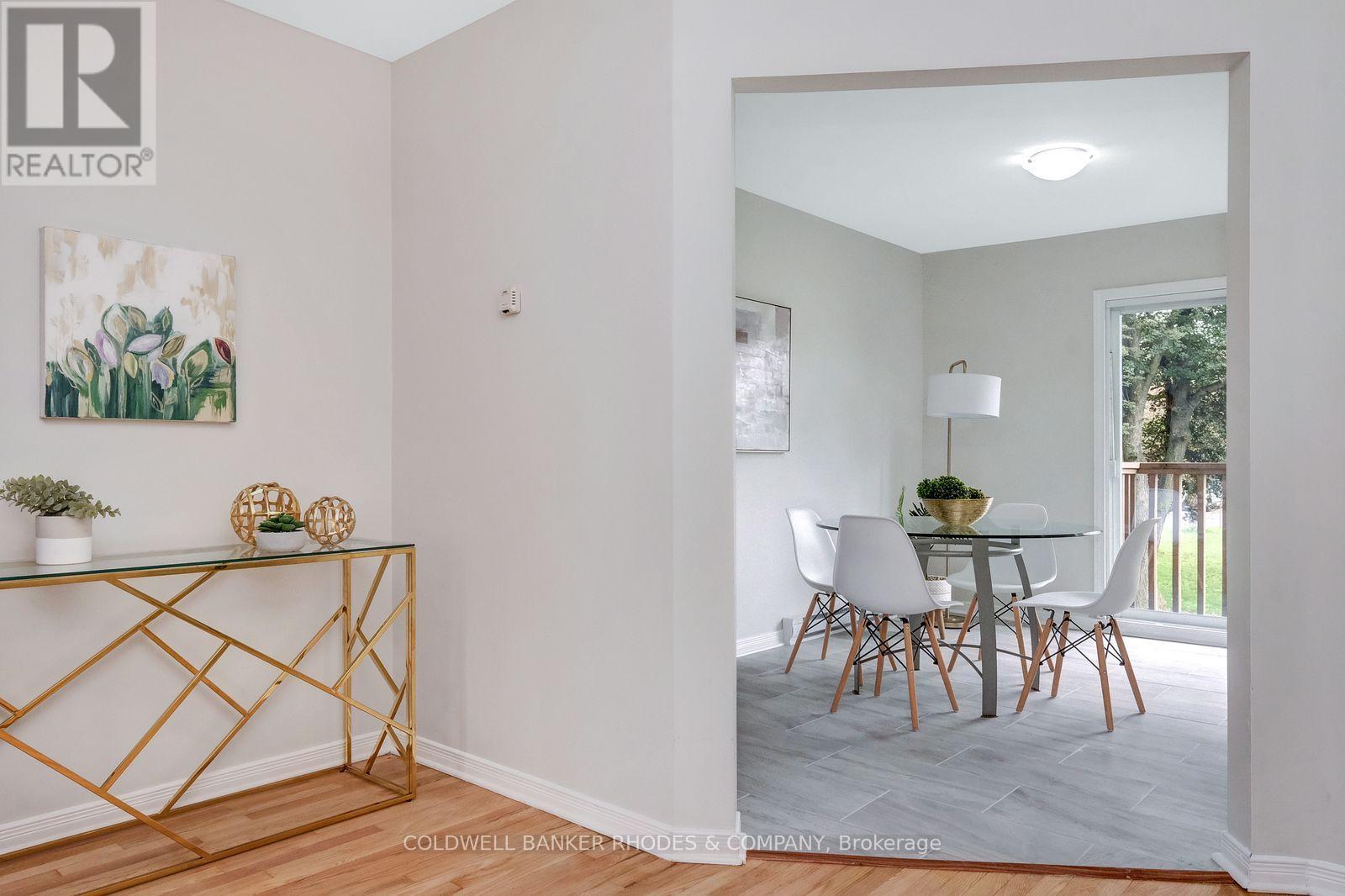 2098 Eric Crescent, Ottawa, Ontario  K1B 4P4 - Photo 8 - X12861594