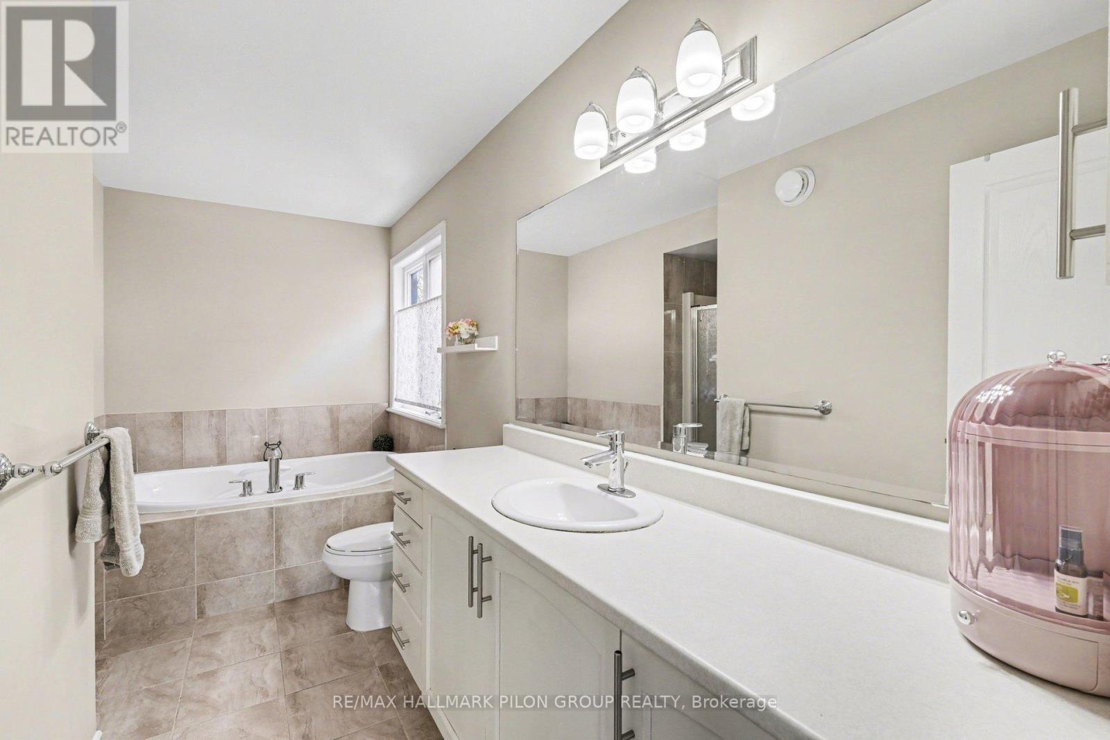 845 Contour Street, Ottawa, Ontario  K1W 0G6 - Photo 12 - X12861620