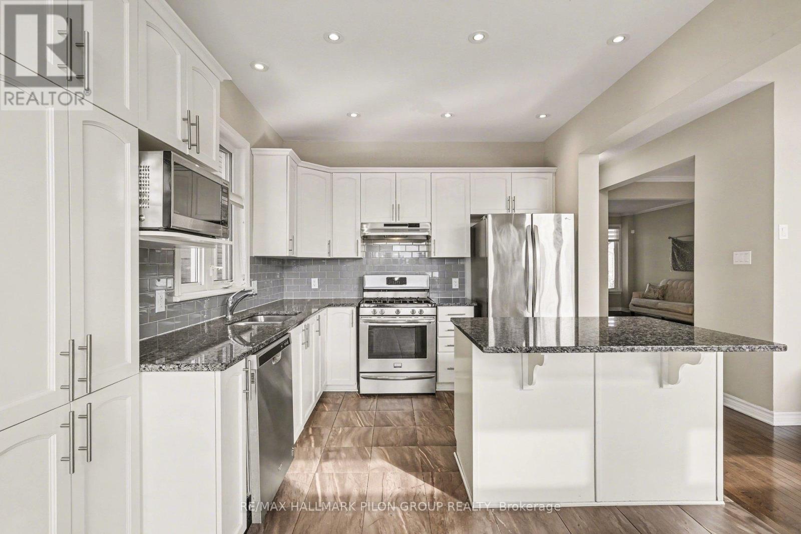 845 Contour Street, Ottawa, Ontario  K1W 0G6 - Photo 7 - X12861620