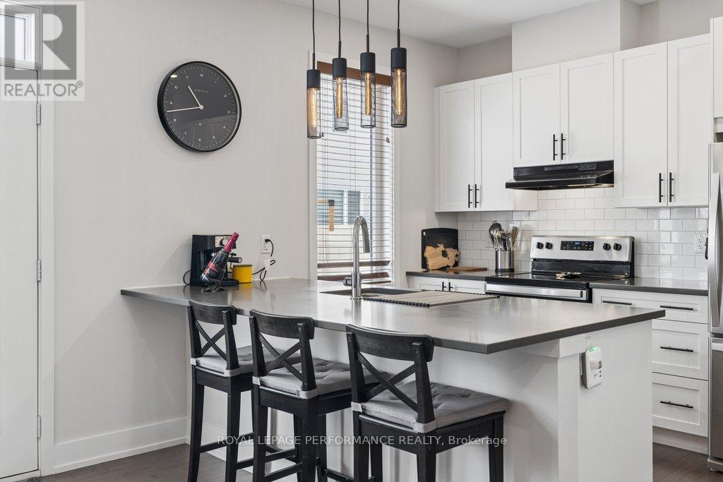 644 Crevier Walk, Ottawa, Ontario  K1W 0M7 - Photo 10 - X12861634