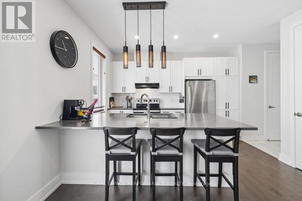 644 Crevier Walk, Ottawa, Ontario  K1W 0M7 - Photo 12 - X12861634