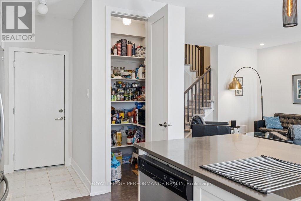 644 Crevier Walk, Ottawa, Ontario  K1W 0M7 - Photo 14 - X12861634