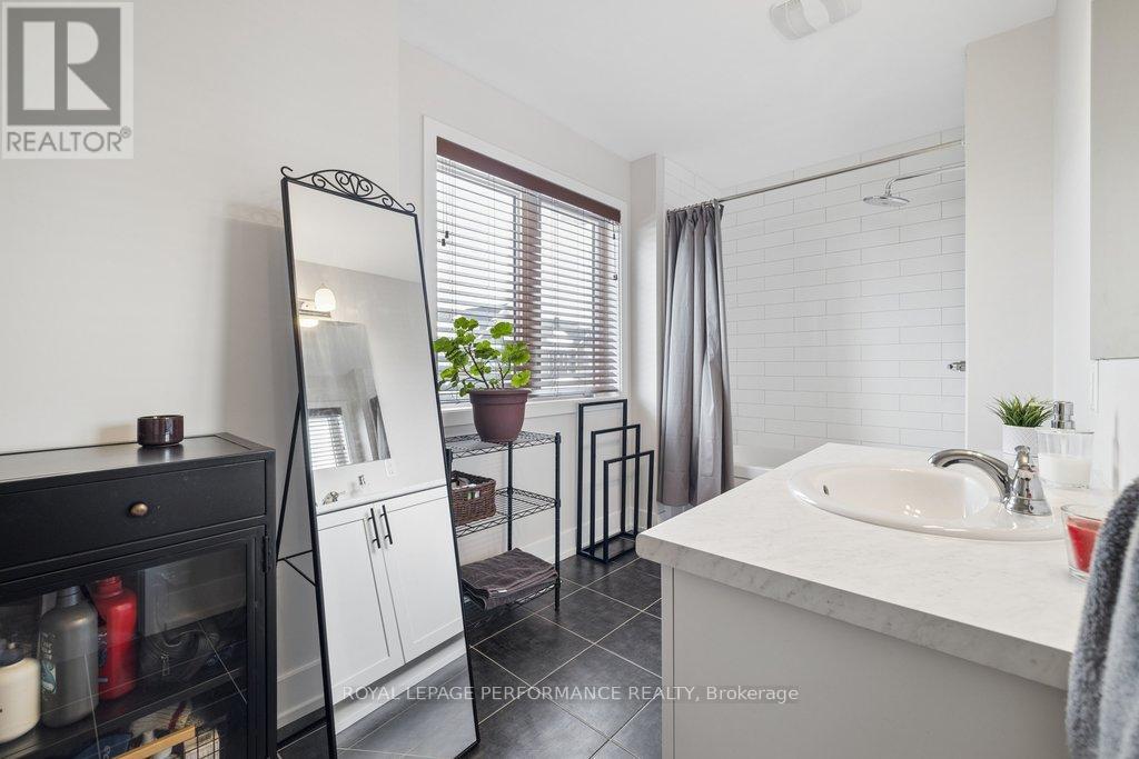 644 Crevier Walk, Ottawa, Ontario  K1W 0M7 - Photo 32 - X12861634
