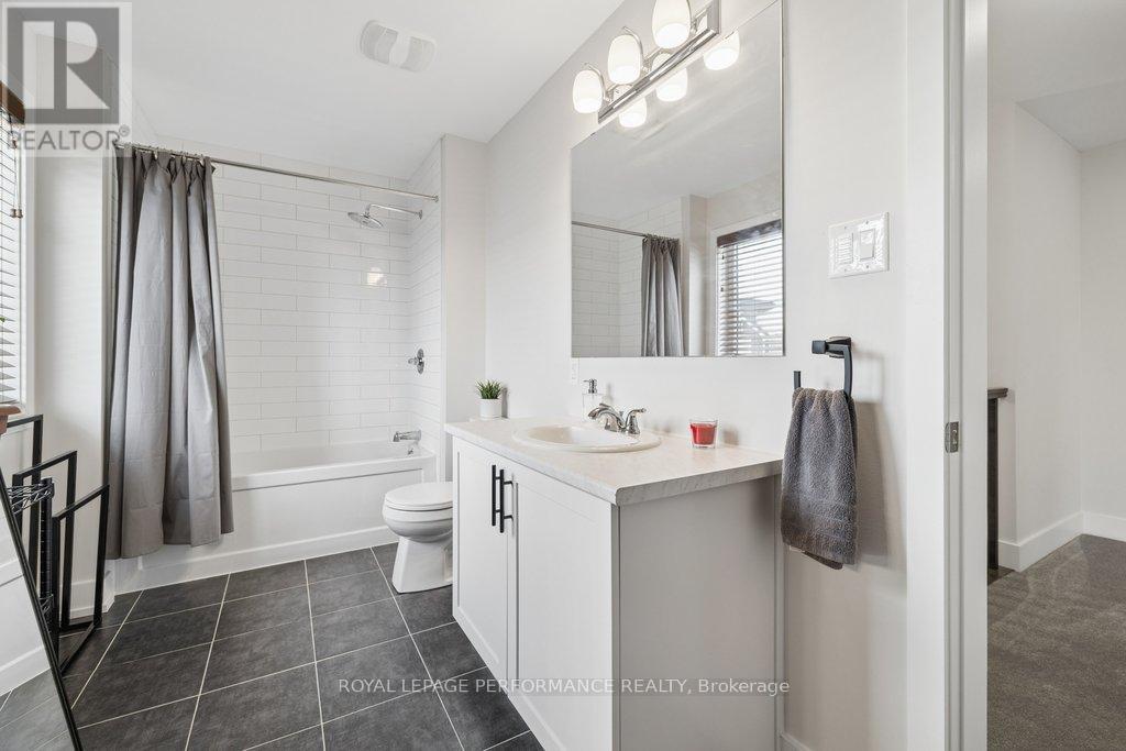 644 Crevier Walk, Ottawa, Ontario  K1W 0M7 - Photo 33 - X12861634