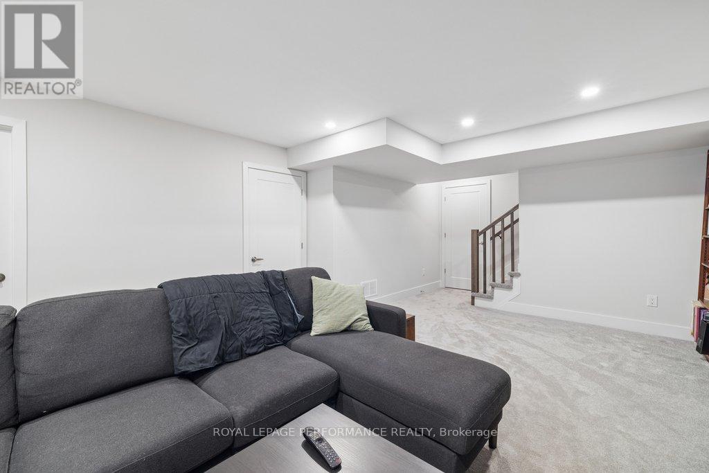 644 Crevier Walk, Ottawa, Ontario  K1W 0M7 - Photo 37 - X12861634