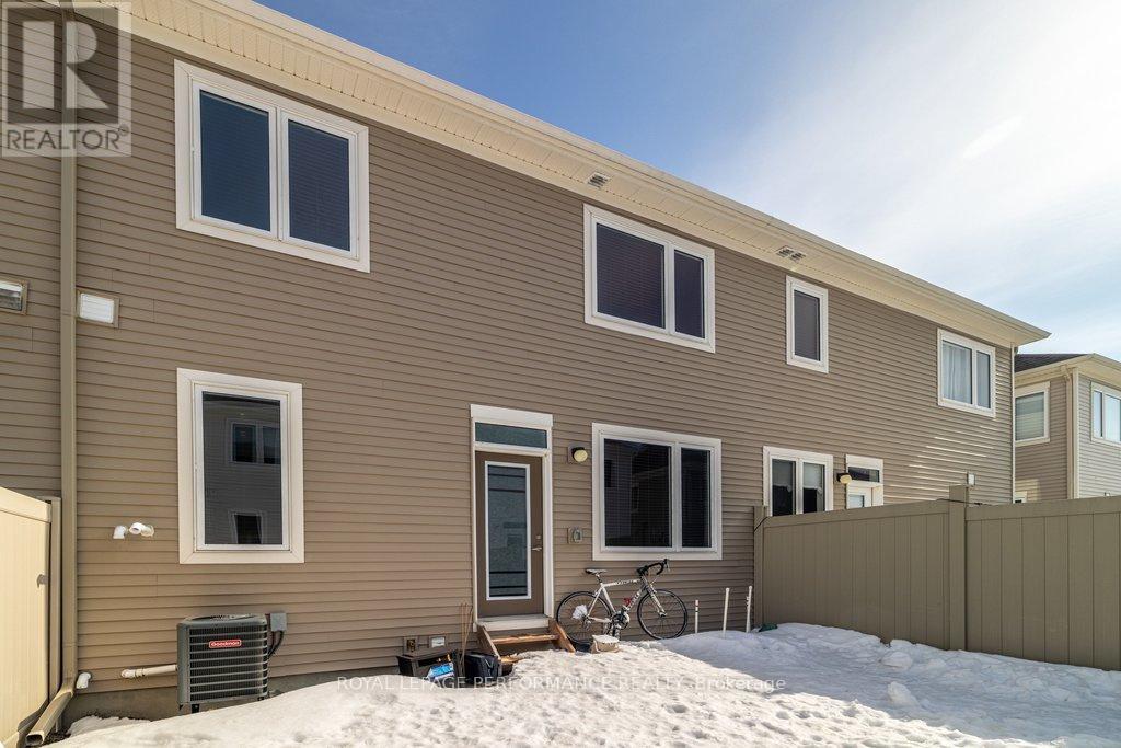 644 Crevier Walk, Ottawa, Ontario  K1W 0M7 - Photo 38 - X12861634