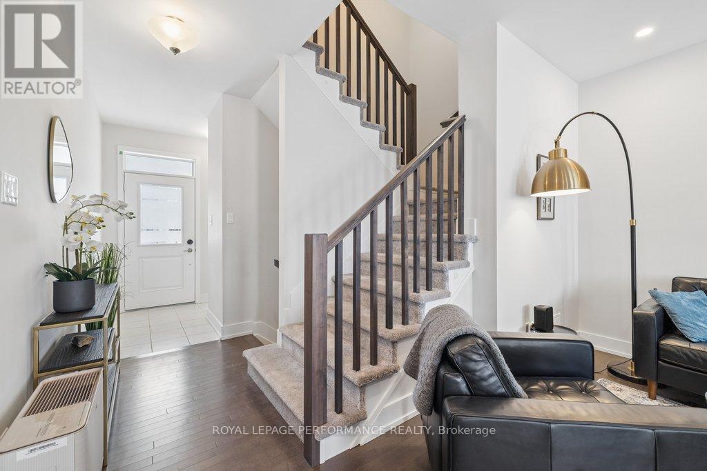 644 Crevier Walk, Ottawa, Ontario  K1W 0M7 - Photo 5 - X12861634