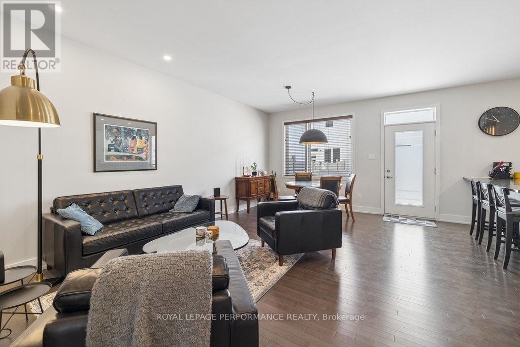 644 Crevier Walk, Ottawa, Ontario  K1W 0M7 - Photo 6 - X12861634