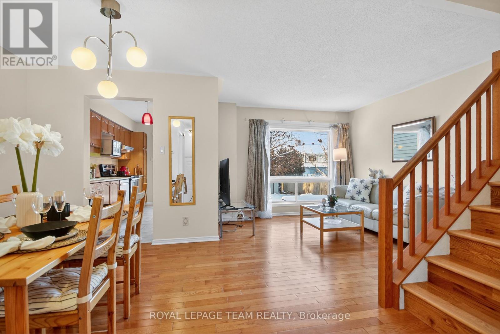 48 Jackman Terrace, Ottawa, Ontario  K2L 4E1 - Photo 5 - X12861652