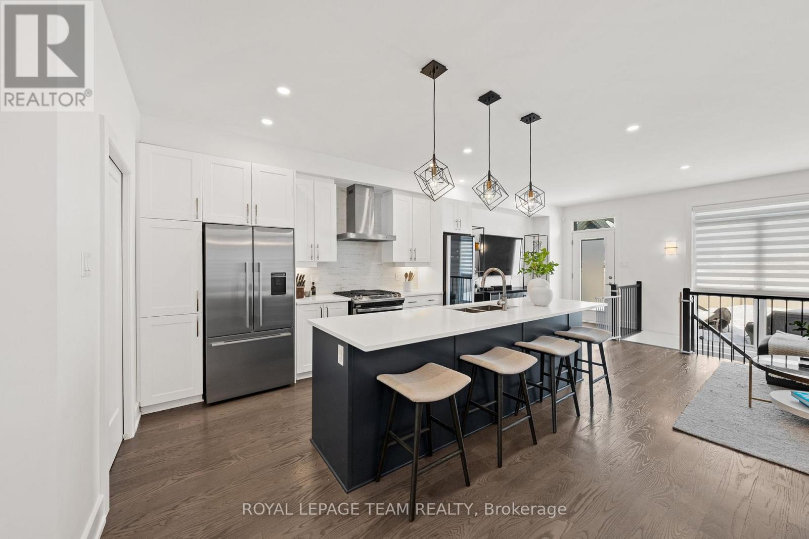 143 Avro Circle, Ottawa, Ontario  K1K 4K7 - Photo 6 - X12861656