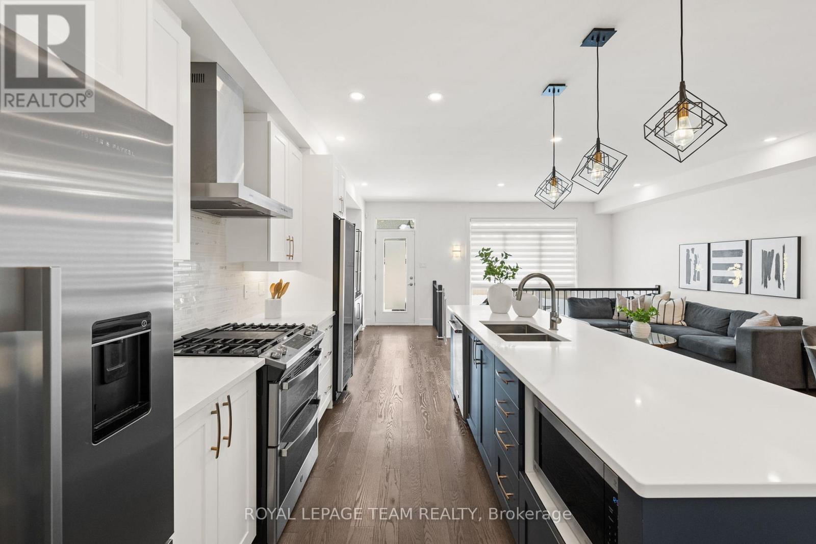 143 Avro Circle, Ottawa, Ontario  K1K 4K7 - Photo 7 - X12861656