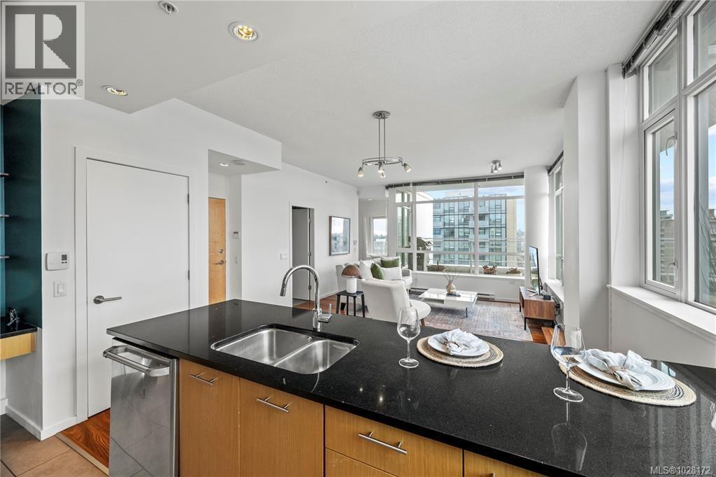 1401 834 Johnson St, Victoria, British Columbia  V8W 1N3 - Photo 13 - 1028172