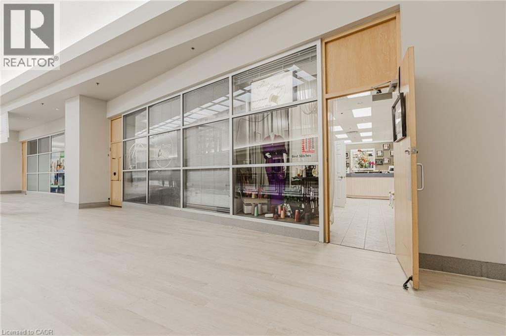 777 Guelph Line, Burlington, Ontario  L7R 3N2 - Photo 3 - 40810678