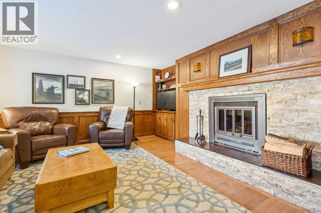 6 Glenbrook Crescent, Cochrane, Alberta  T4C 1E7 - Photo 5 - A2283413