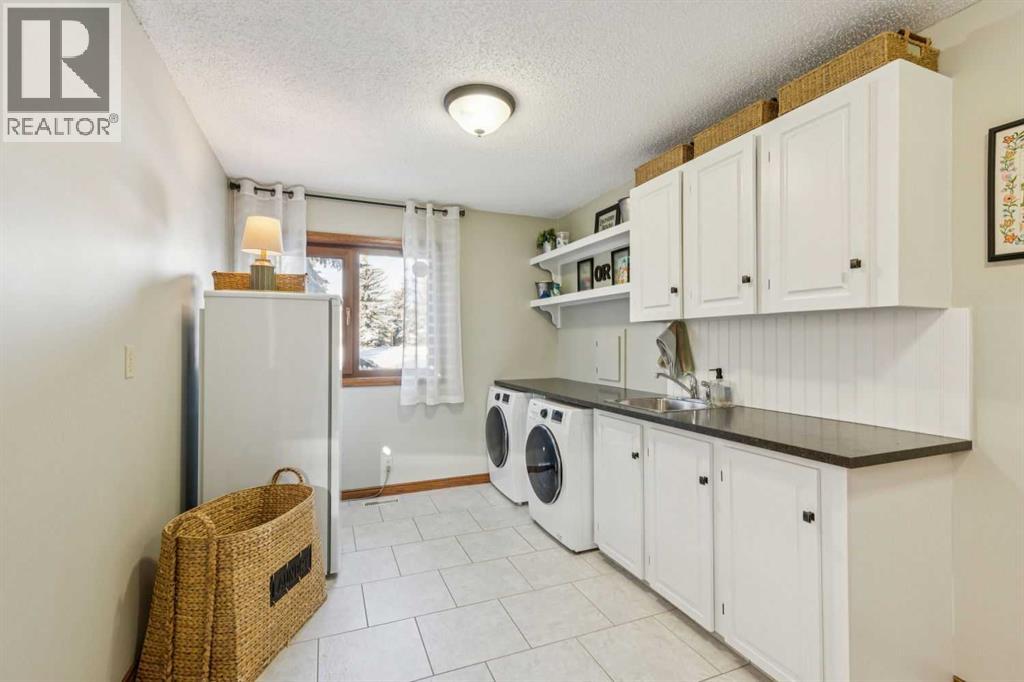 6 Glenbrook Crescent, Cochrane, Alberta  T4C 1E7 - Photo 20 - A2283413