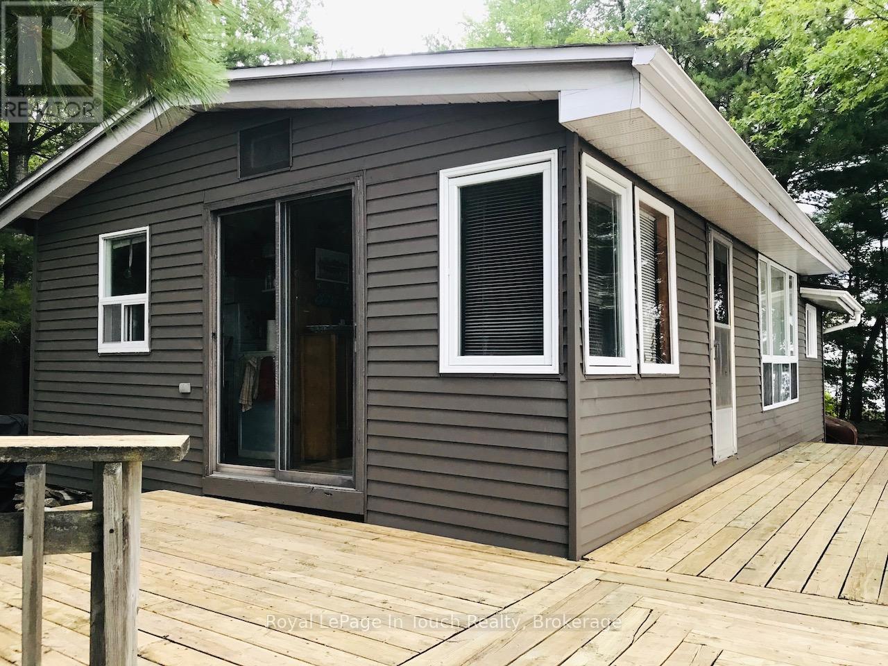 1916 Six Mile Lake Shore Island, Georgian Bay (Baxter), Ontario  L0K 1S0 - Photo 9 - X12861736