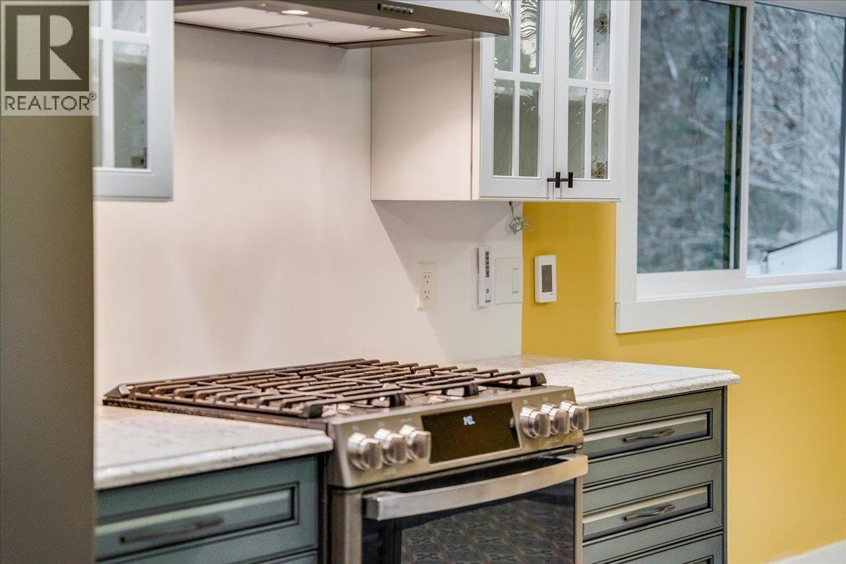 1408 Meadowbrook Drive, Castlegar, British Columbia  V1N 3M1 - Photo 70 - 10378344