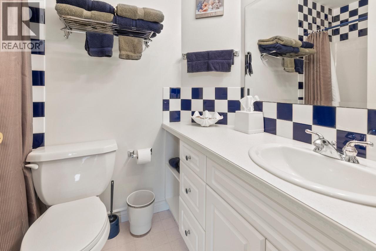 880 Waterloo Road, Castlegar, British Columbia  V1N 4K8 - Photo 53 - 10378544