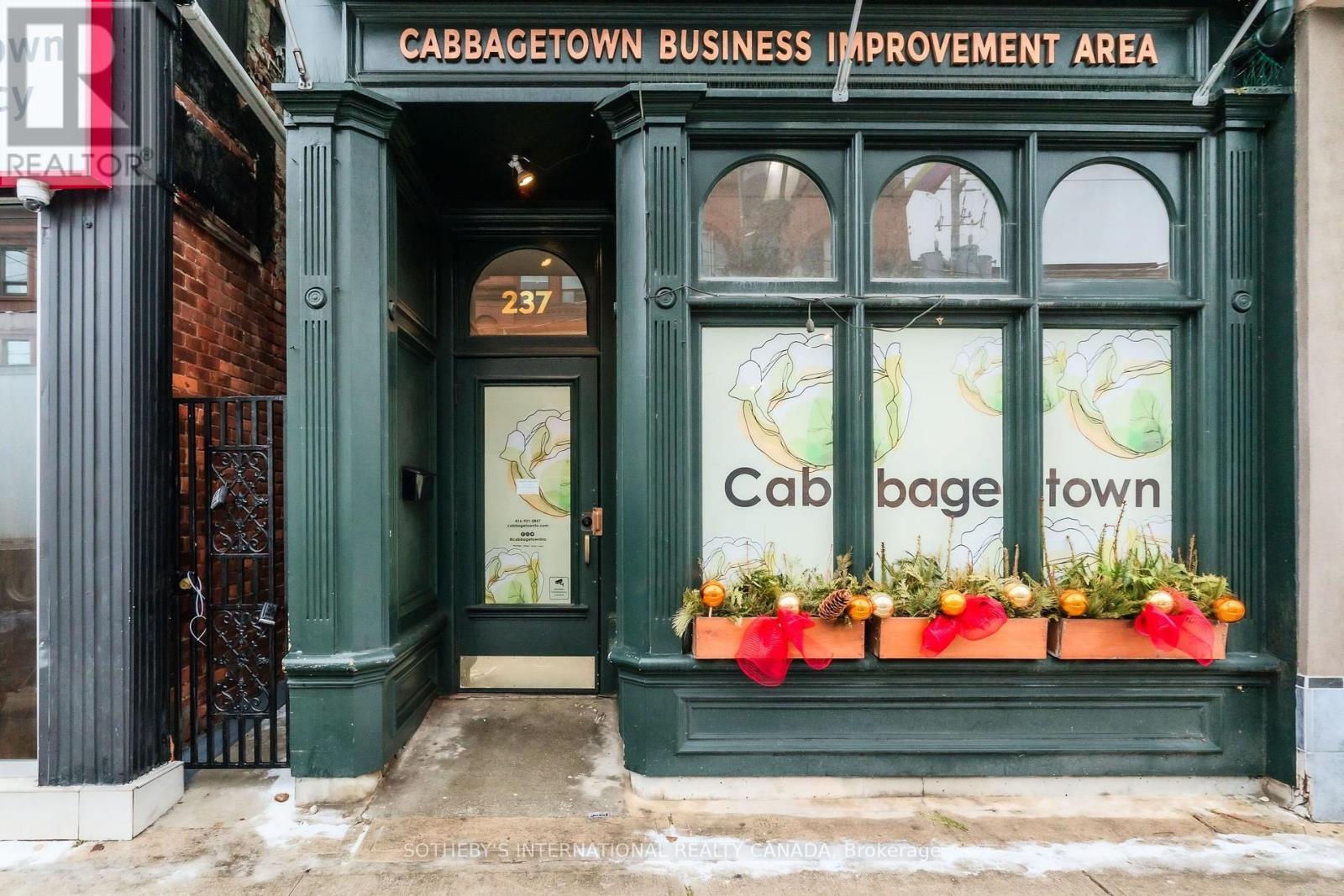 237 CARLTON STREET, Toronto, Ontario