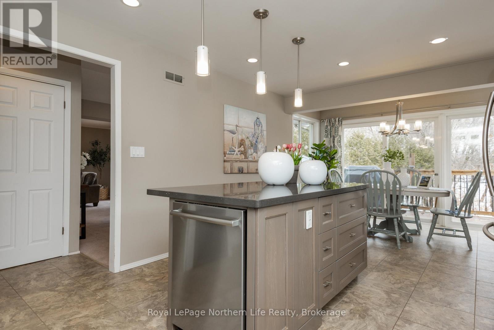 30 Gladstone Avenue, North Bay (Ferris), Ontario  P1A 2L3 - Photo 18 - X12861726