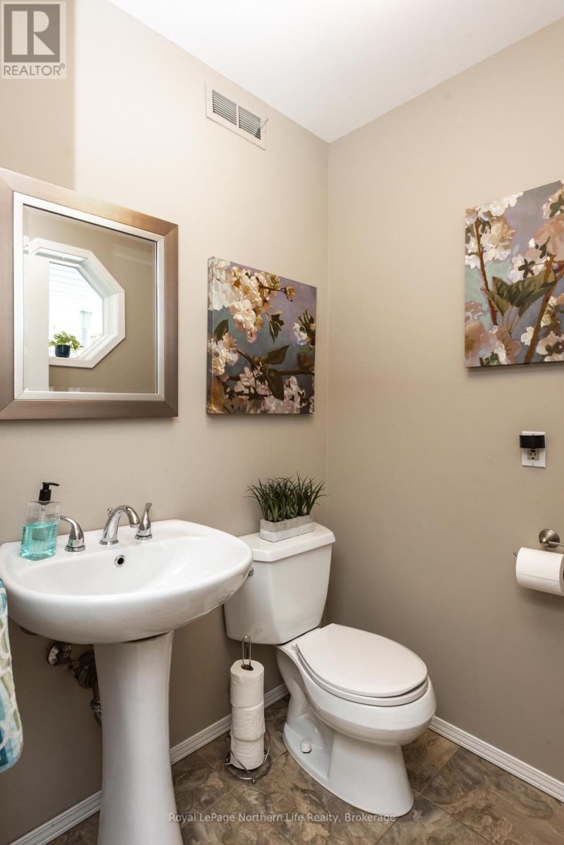 30 Gladstone Avenue, North Bay (Ferris), Ontario  P1A 2L3 - Photo 15 - X12861726