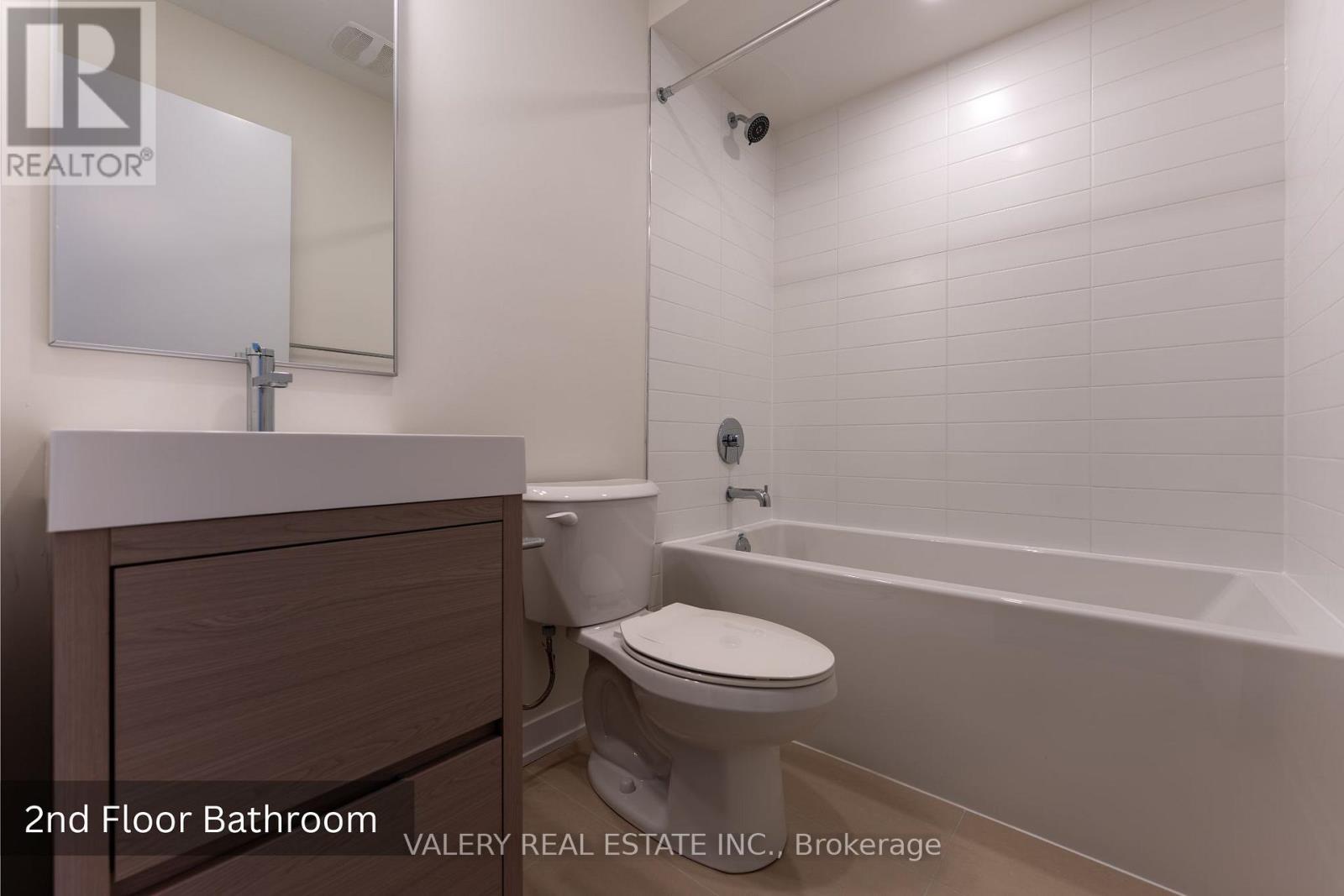 18 Grn Grdns Boulevard, Toronto, Ontario  M6A 0E7 - Photo 16 - C12816468