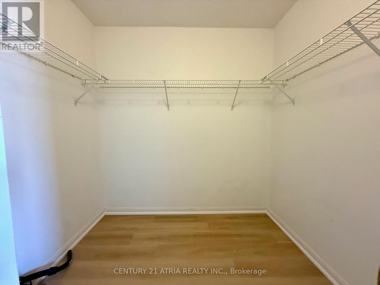 6 Zermatt Way, Markham, Ontario  L3R 5H9 - Photo 8 - N12861442