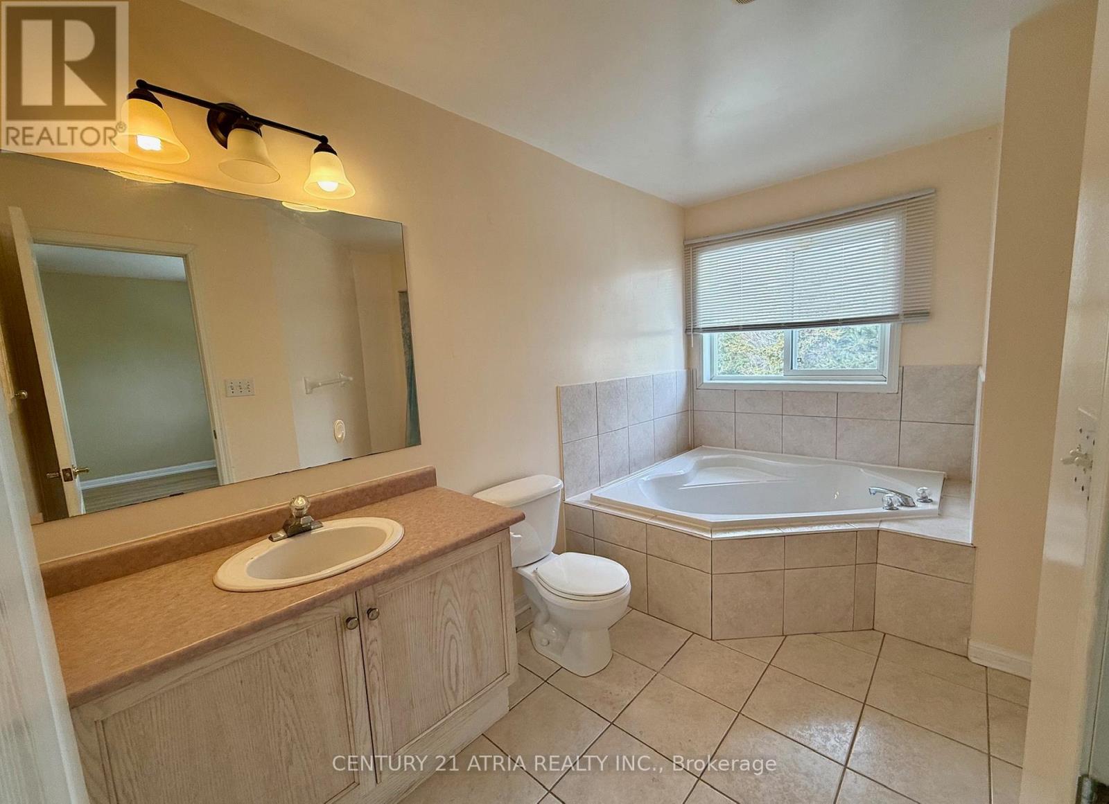 6 Zermatt Way, Markham, Ontario  L3R 5H9 - Photo 9 - N12861442