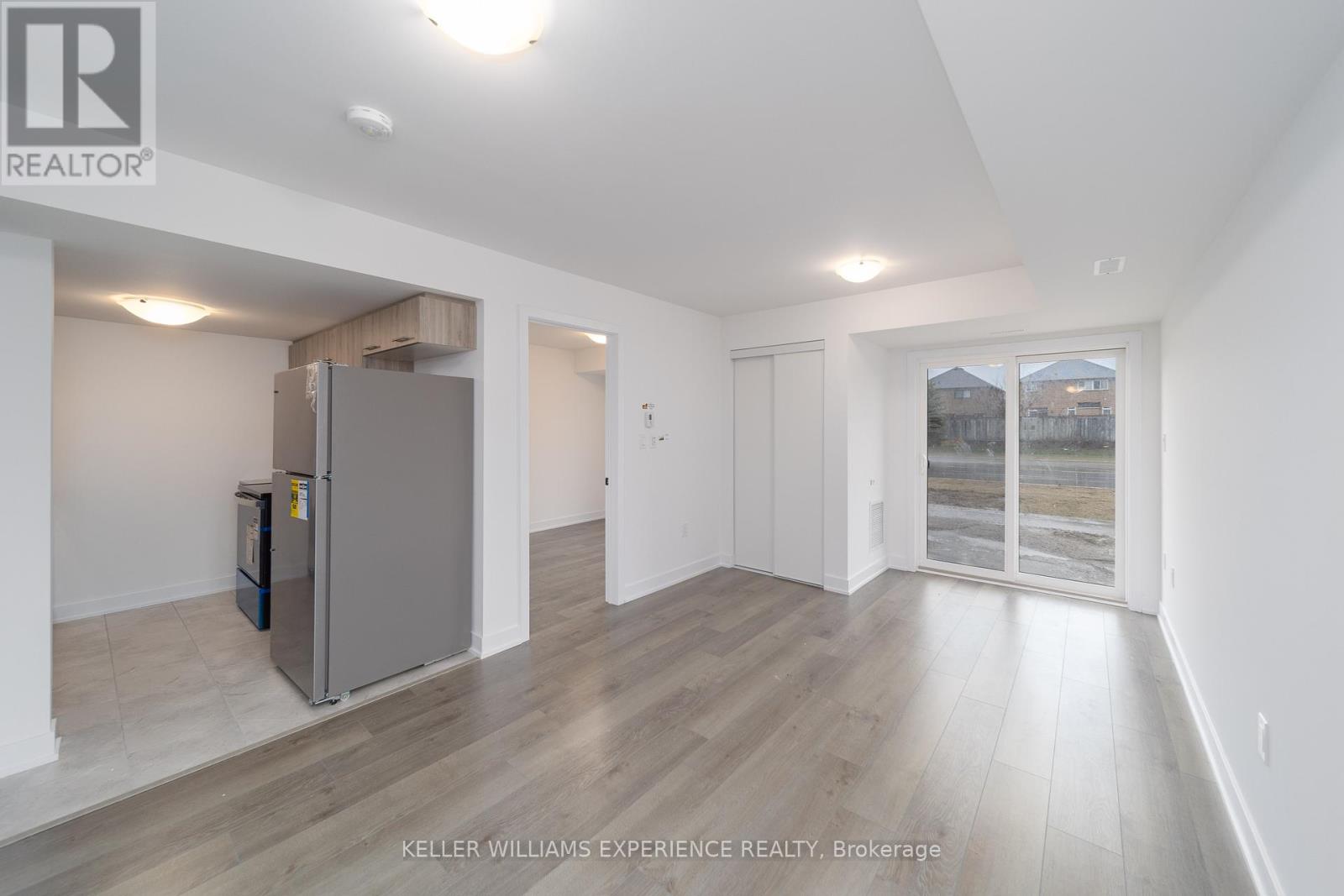 6 - 53 Pumpkin Corner Crescent, Barrie (Innis-Shore), Ontario  L9J 0T5 - Photo 5 - S12861648