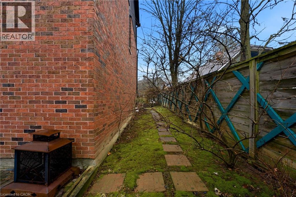 1983 W Main Street W Unit# 15, Hamilton, Ontario  L8S 4R3 - Photo 38 - 40810640