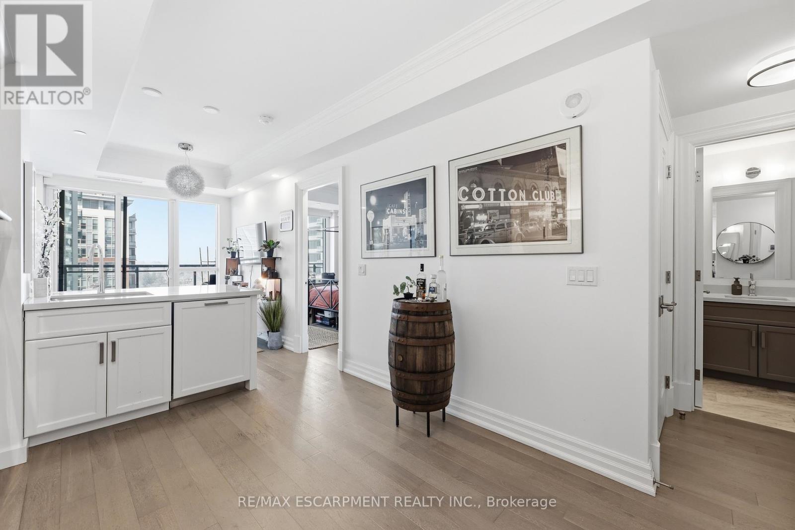 1102 - 2060 Lakeshore Road, Burlington, Ontario  L7R 0G2 - Photo 9 - W12854036