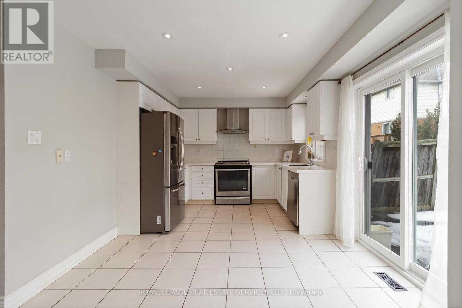 2400 Bankside Drive, Mississauga, Ontario  L5M 6E6 - Photo 10 - W12848450