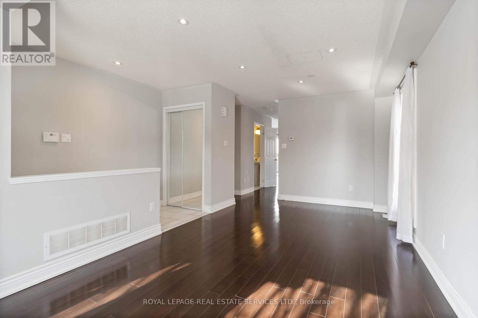 2400 Bankside Drive, Mississauga, Ontario  L5M 6E6 - Photo 5 - W12848450