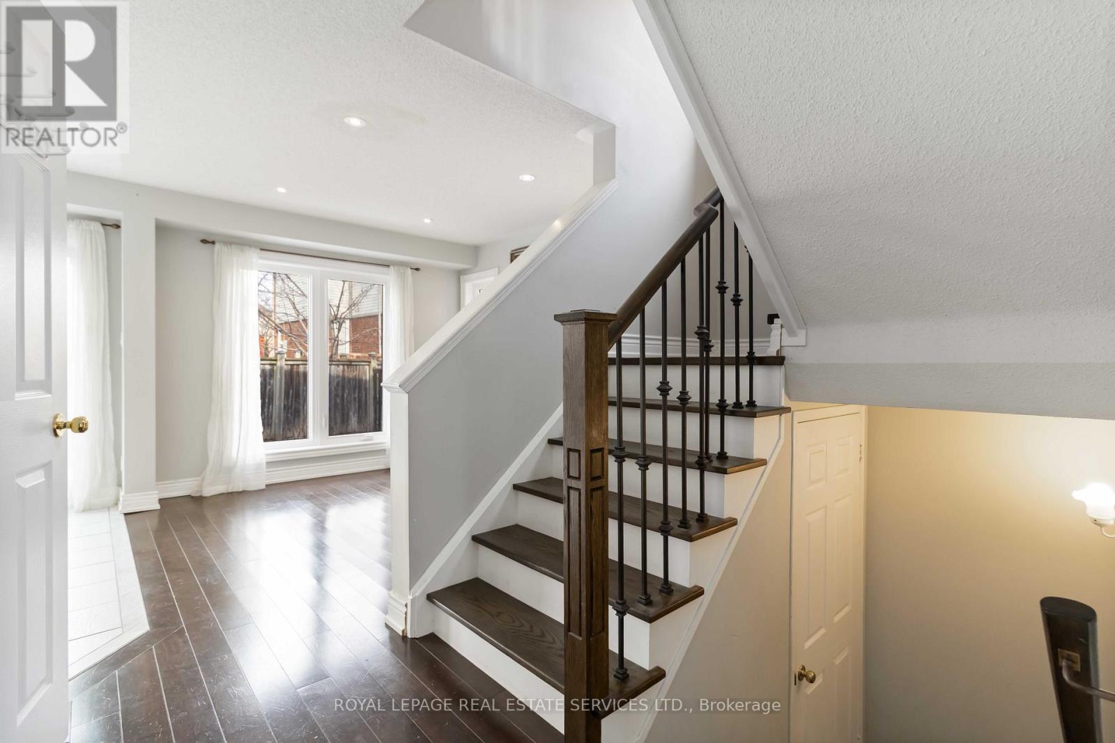 2400 Bankside Drive, Mississauga, Ontario  L5M 6E6 - Photo 7 - W12848450