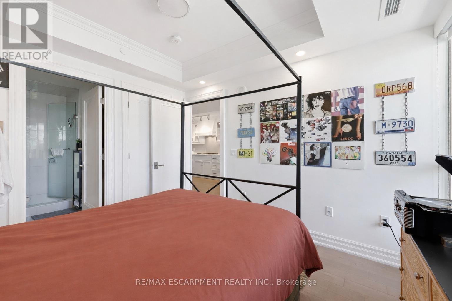 1102 - 2060 Lakeshore Road, Burlington, Ontario  L7R 0G2 - Photo 15 - W12854036