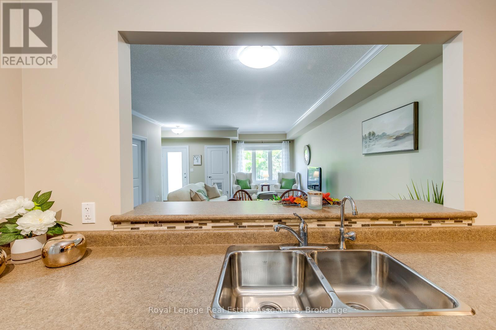 221 - 760 Woodhill Drive, Centre Wellington, Ontario  N1M 3W5 - Photo 5 - X12759276