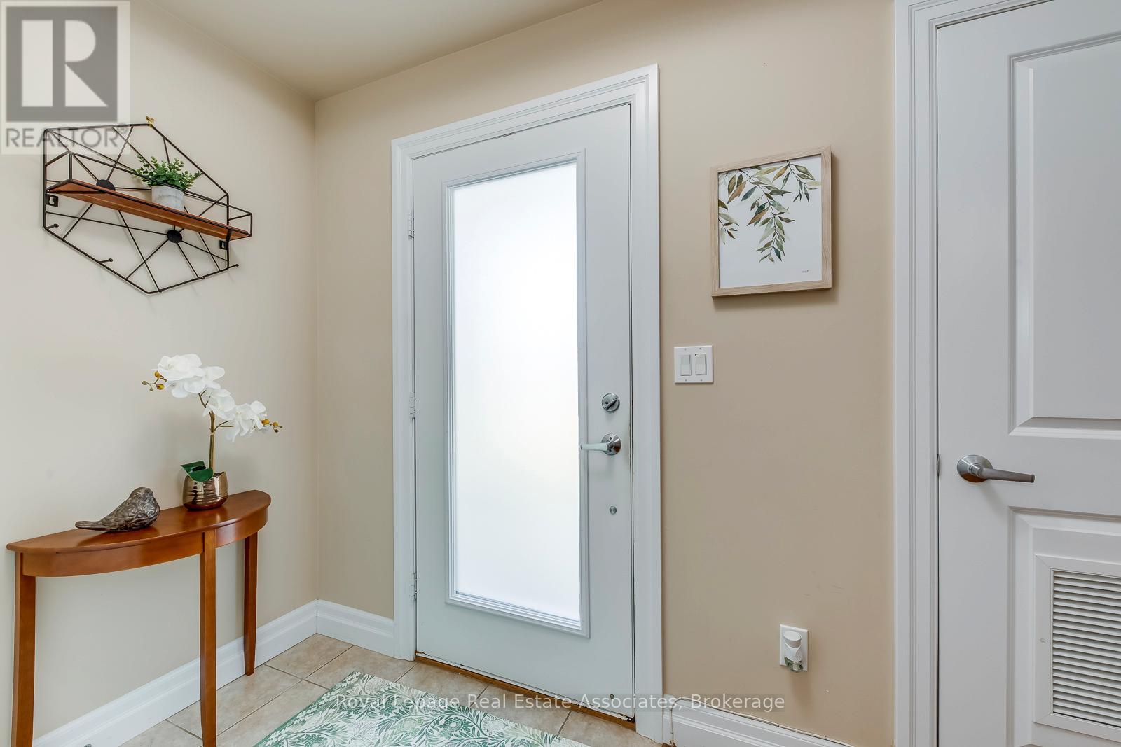 221 - 760 Woodhill Drive, Centre Wellington, Ontario  N1M 3W5 - Photo 2 - X12759276